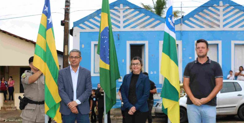 Ato cívico celebra aniversário de 71 anos da cidade de Anhanguera