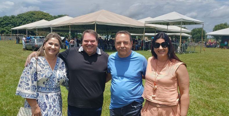 Wisner Araújo celebra 50 anos no meio do povo e show da dupla Di Paullo & Paulino