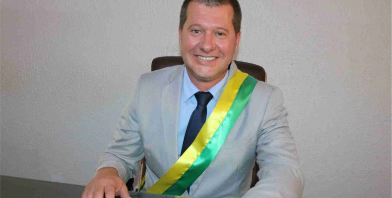 Douglas Sertório é empossado prefeito de Campo Alegre de Goiás