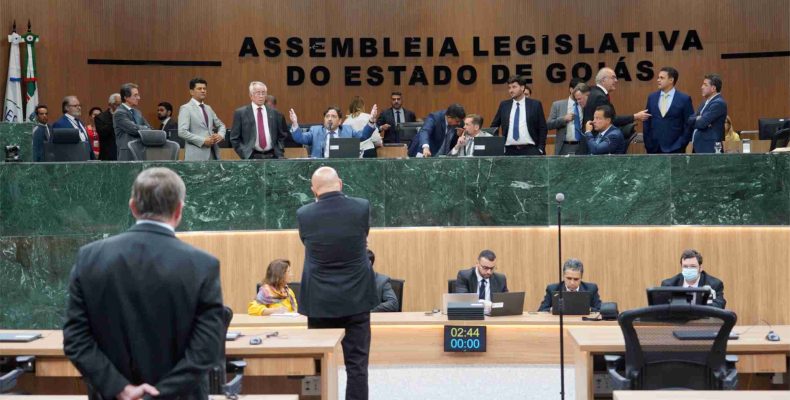 Alego aprova LOA 2025 com mais de mil emendas parlamentares