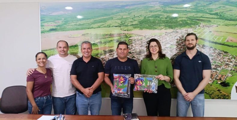 Prefeitura de Ouvidor restabelece parceria com o SEBRAE em Reunião com representantes e secretários