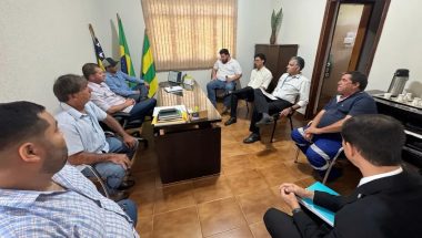 Prefeito Douglas Sertório recebe membros da Saneago para discussões sobre saneamento básico em Campo Alegre de Goiás