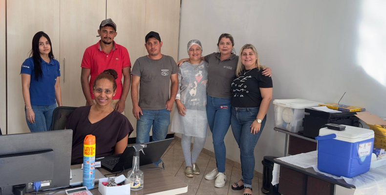 Prefeitura de Ouvidor realiza atualização de carteiras de vacinação em parceria com Bione Fertilizantes