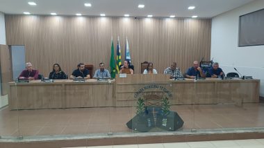 Câmara de Cumari realiza 13ª Sessão Ordinária com aprovações de decretos e homenagens