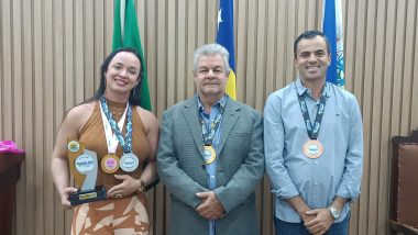 Parlamentares de Cumari recebem homenagem da UVG