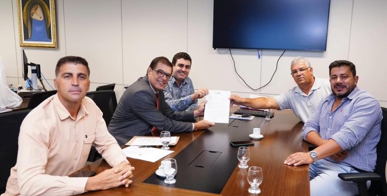 Lideranças de Três Ranchos buscam recursos na Assembleia Legislativa para melhorias no município