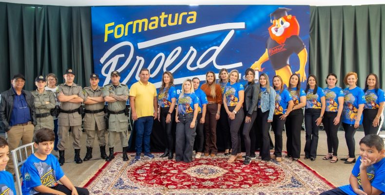 Formatura do PROERD reúne mais de 100 alunos da Escola Municipal Professora “Ediene da Silva Dias”