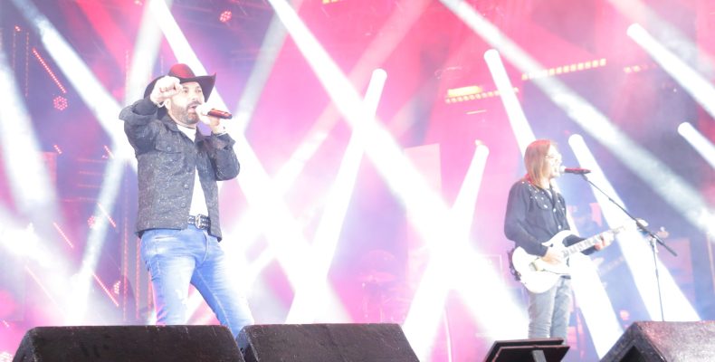 Edson & Hudson encantam público na penúltima noite da 24ª ExpoCampo de Campo Alegre de Goiás
