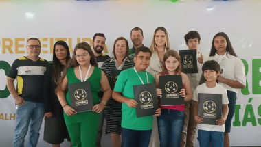 Prefeitura de Campo Alegre de Goiás realiza premiações do 1º Concurso Cultural de Desenho e homenageia artistas locais no evento “Deputados Aqui”