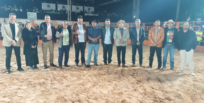 Câmara: Presidente Cleyton José e vereadores marcam presença na penúltima noite da 24ª ExpoCampo 2025