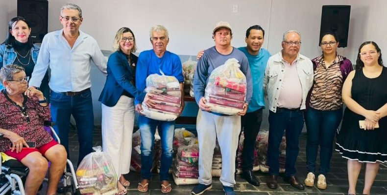 Anhanguera reforça seu compromisso com a proteção social através da entrega de cestas básicas