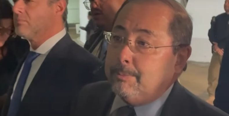 Advogado de Bolsonaro chama Mauro Cid de mentiroso