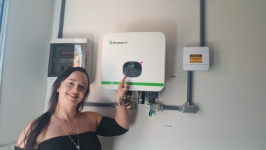 Câmara de Cumari é equipada com painéis solares e aposta na sustentabilidade