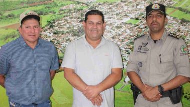 Prefeito Cebinha reforça parcerias pela segurança pública em Ouvidor durante rodeio