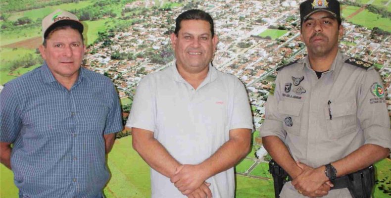 Prefeito Cebinha reforça parcerias pela segurança pública em Ouvidor durante rodeio