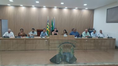 Câmara Municipal de Cumari aprova uso de lotes como garantia de financiamento, altera regimento para sessões remotas e mantém protocolo contra fogos de estampido