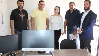 Prefeitura de Ouvidor esclarece denúncia de suposto desvio de computadores
