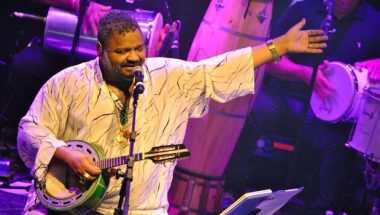 Morre Arlindo Cruz, ícone do samba e referência da música brasileira