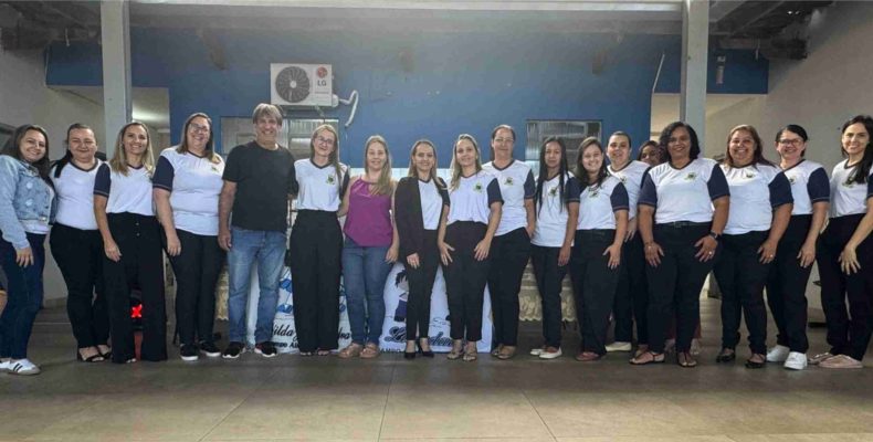 Campo Alegre: Prefeitura realiza entrega de uniformes escolares às crianças da rede municipal de ensino