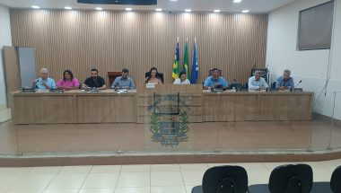 Sessão tensa na Câmara de Cumari discute cobrança de taxas