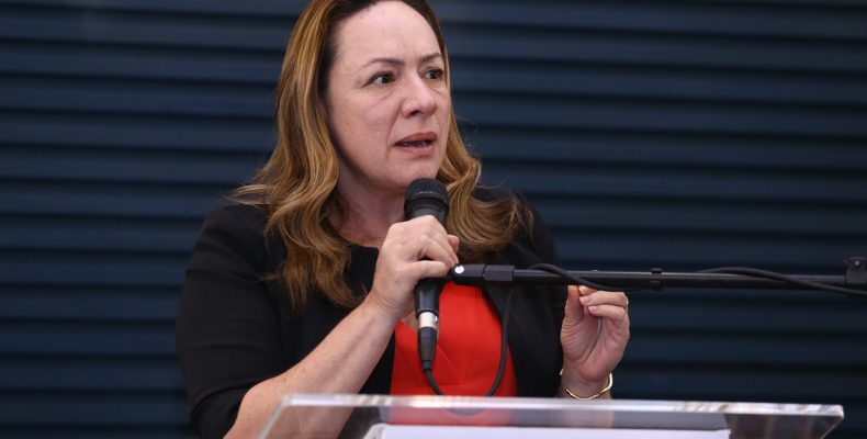 PT não vai bancar Adriana Accorsi para governadora e sonha com Aava Santiago e Marconi Perillo