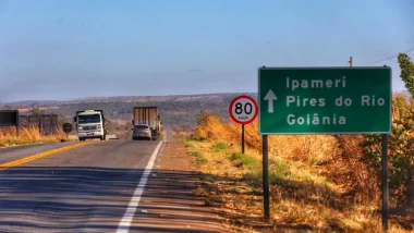 Daniel Vilela assina ordem de serviço para duplicação da GO-330 em Catalão