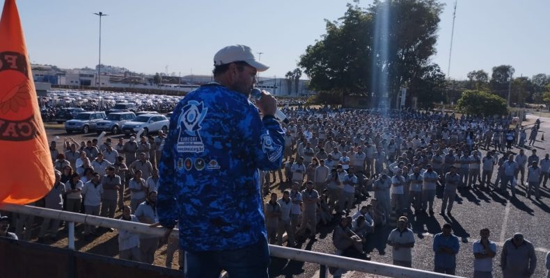SIMECAT encerra Campanha Salarial com aumento real de salário, abono de R$ 3,2 mil e vale-alimentação de R$ 1 mil