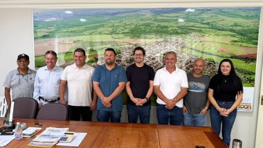 Deputado Henrique César visita autoridades e hospital em Ouvidor