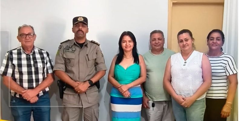 Autoridades discutem melhorias no policiamento de Davinópolis