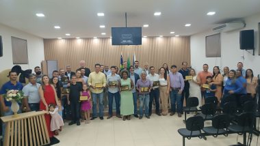 Câmara de Cumari realiza 30ª Sessão Ordinária e entrega Diplomas de Honra ao Mérito a comerciantes e agropecuaristas