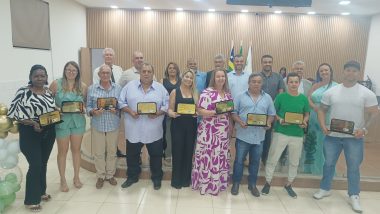 Cumari: Câmara Municipal realiza 31ª Sessão Ordinária com homenagens e votação de projeto sobre leilão de veículos