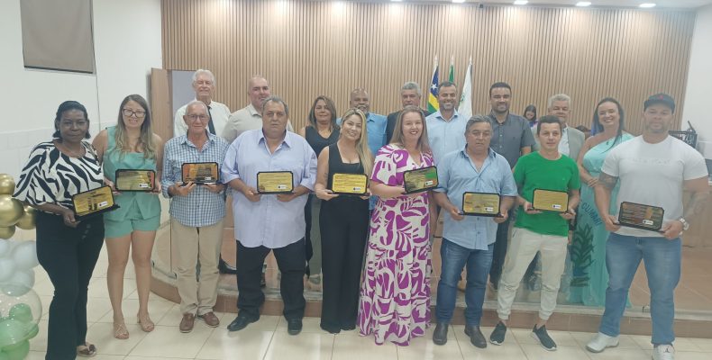 Cumari: Câmara Municipal realiza 31ª Sessão Ordinária com homenagens e votação de projeto sobre leilão de veículos