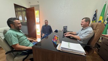 Prefeito Douglas Sertório recebe presidente da Câmara de Ipameri e reforça diálogo por parcerias regionais