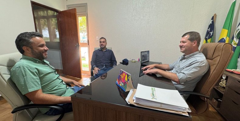 Prefeito Douglas Sertório recebe presidente da Câmara de Ipameri e reforça diálogo por parcerias regionais