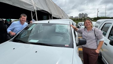 Goiás Social entrega veículo para fortalecer rede municipal de Assistência Social de Campo Alegre de Goiás