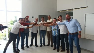 Prefeitura de Catalão entrega Hospital Regional à UFCat e oficializa federalização da unidade