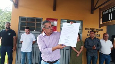 Prefeito Marcelo Paiva assina Ordem de Serviço para construção da Quadra de Areia em Anhanguera