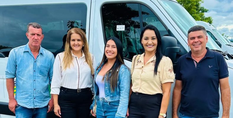 Entrega de van zero quilômetro em Goiânia beneficia Ouvidor e fortalece a Assistência Social