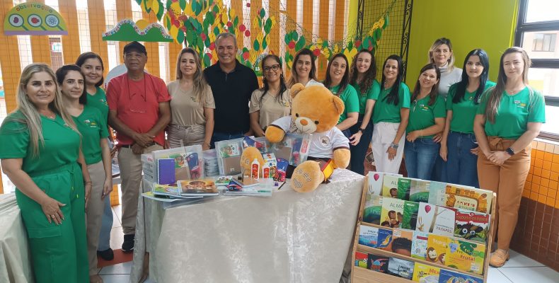 Entrega de kits didáticos em Ouvidor marca início de 2026 com foco na melhoria da aprendizagem