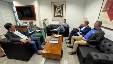 Comitiva de Campo Alegre de Goiás é recebida em Brasília e conquista recursos