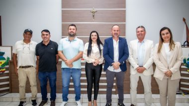 Sessão tranquila na Câmara de Ouvidor prioriza pedidos à administração e celebra mês da mulher