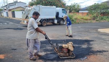 Operação tapa-buracos em Ouvidor não para
