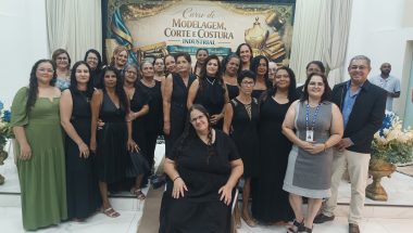 Formatura marca conclusão de cursos de Modelagem, Corte e Costura Industrial em Anhanguera