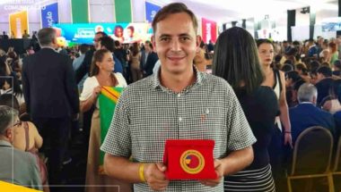 Educação de Davinópolis recebe Selo Ouro pelos esforços na alfabetização