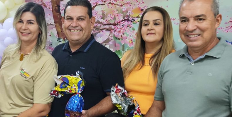Prefeitura de Ouvidor distribui mais de mil ovos de Páscoa a alunos da rede municipal