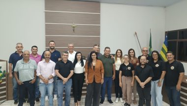 Câmara Municipal de Ouvidor realiza 9ª Sessão Ordinária da Legislatura