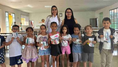 Saúde bucal ganha reforço nas escolas de Davinópolis com entrega de kits a estudantes