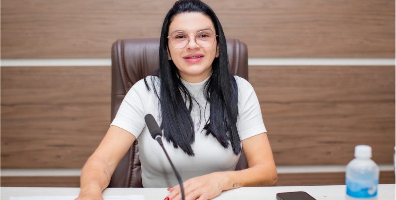 Debate sobre uso de veículo oficial marca sessão da Câmara Municipal de Ouvidor