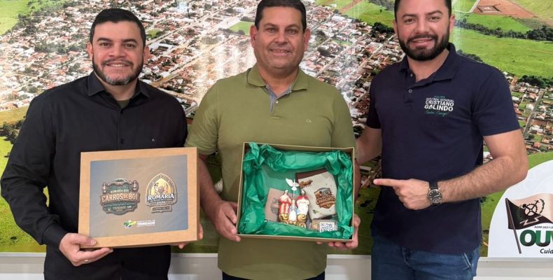 Prefeito Cebinha Nascimento recebe homenagem da Romaria do Divino Pai Eterno