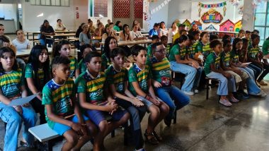 Alunos da escola municipal Balbino Antônio Ferreira recebem certificados de formatura do PROERD em Davinópolis